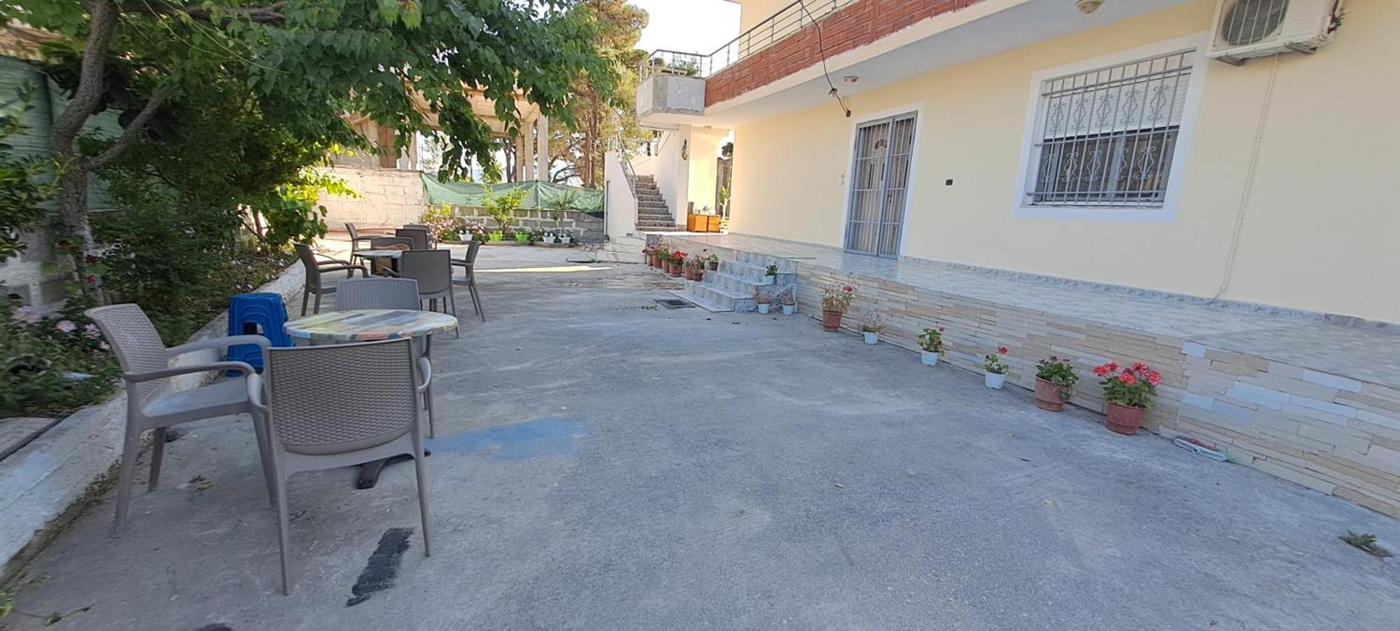Guesthouse Vlorë エクステリア 写真
