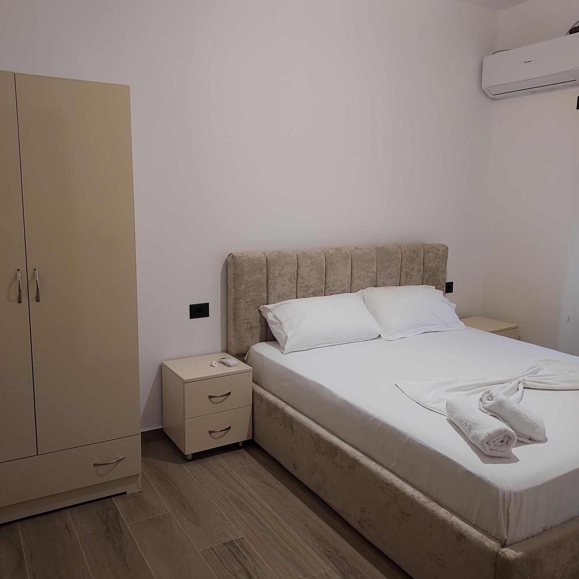 Guesthouse Vlorë エクステリア 写真