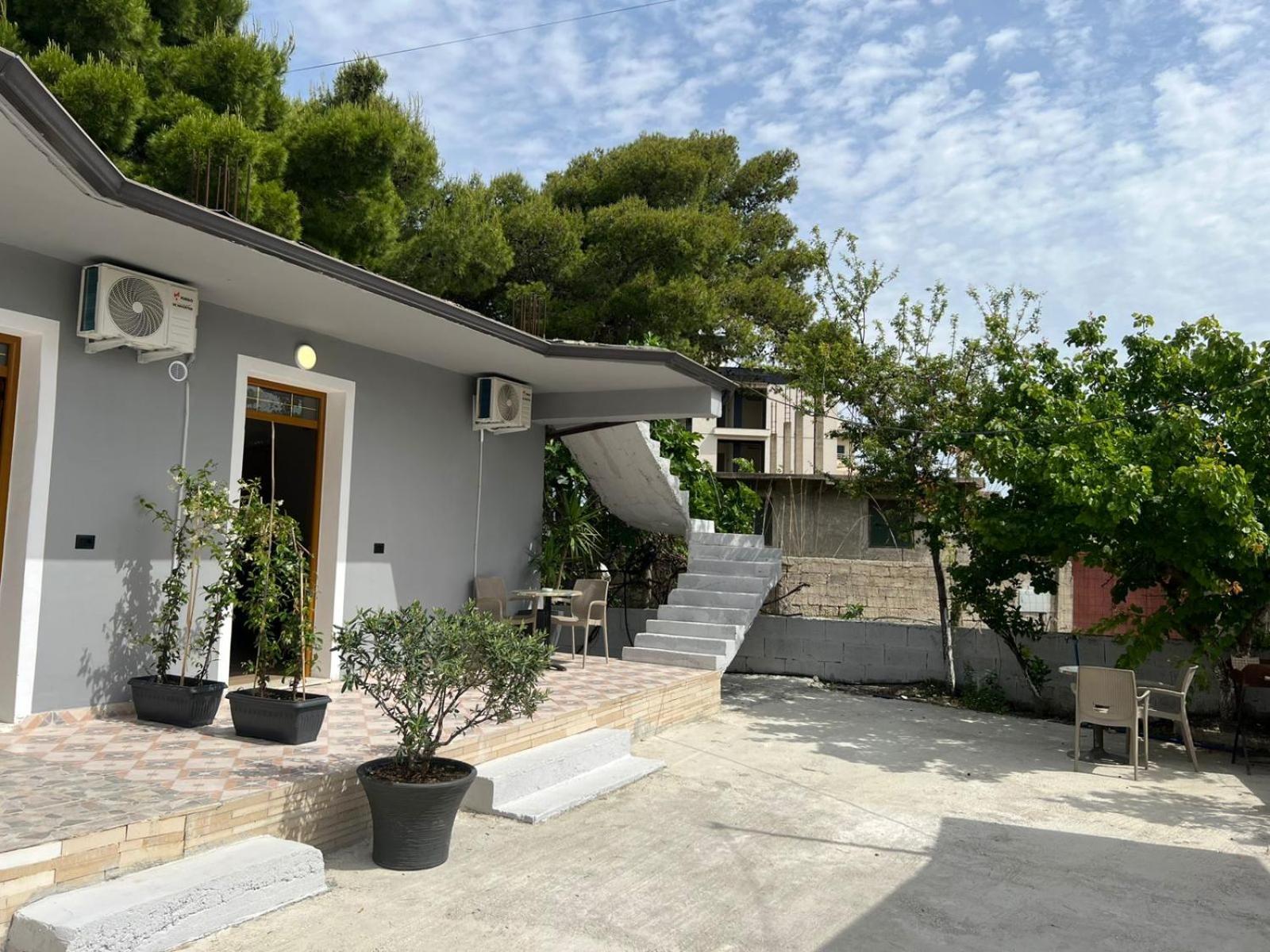 Guesthouse Vlorë エクステリア 写真